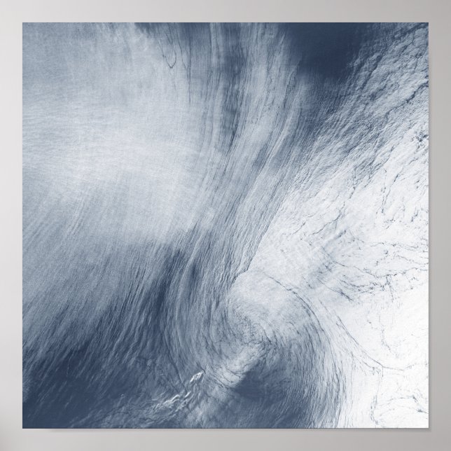 Póster A giant whirlpool cloud swirls above the sea (Frente)