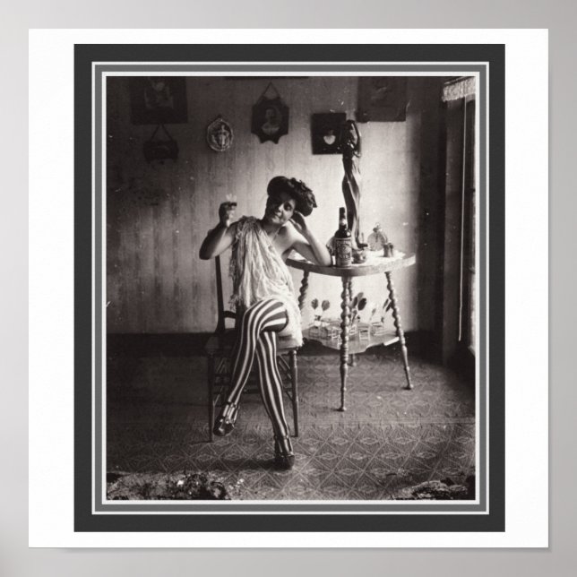 Póster "Absinthe While She Waits" 12 x 12 Poster (Frente)