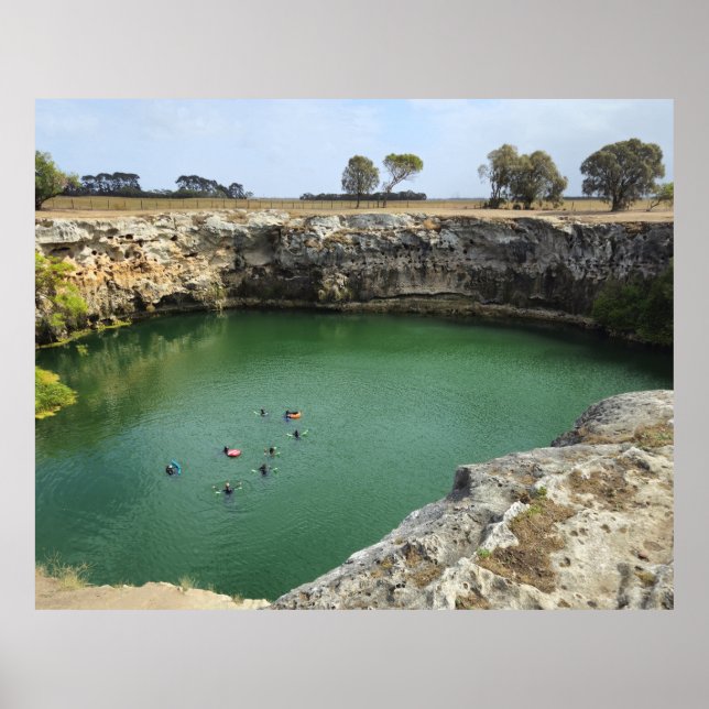 Póster Acantilados de caliza y aguas esmeraldas (Frente)