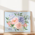 Póster Acuarela Floral Azul Rosa Hortensia Peonía Primave<br><div class="desc">Inunda tu espacio con el encantador encanto de nuestra obra de arte floral de primavera con hortensias y peonías azules y rosadas en acuarela. Eleva tu decoración con la paleta calmante de tonos pastel y botánicos delicados</div>