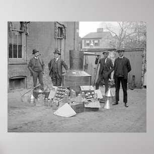 Póster Agentes con alambique de Moonshine, 1922. Foto ant