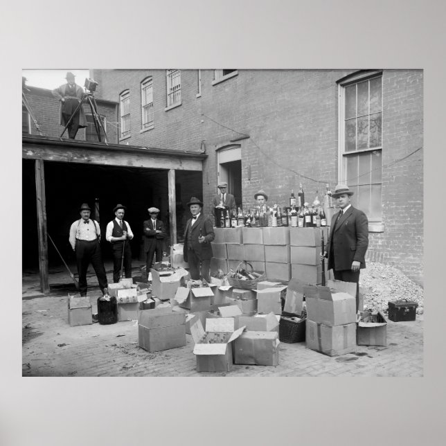 PÓSTER AGENTES DE PROHIBICIÓN ARMADA INCAUTAN LIQUOR 1922 (Frente)