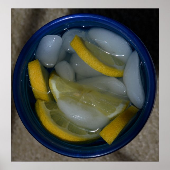 Póster Agua de hielo limón en una Copa Azul (Frente)