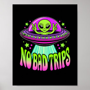 Póster alien en un platillo volador