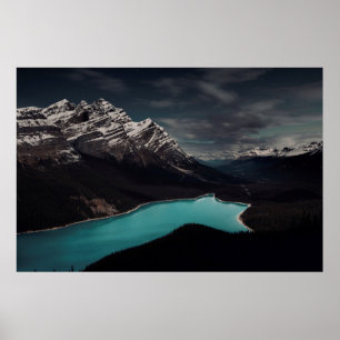 PÓSTER ALPAS DE MONTAÑA ALREDEDOR DEL CUERPO DEL AGUA