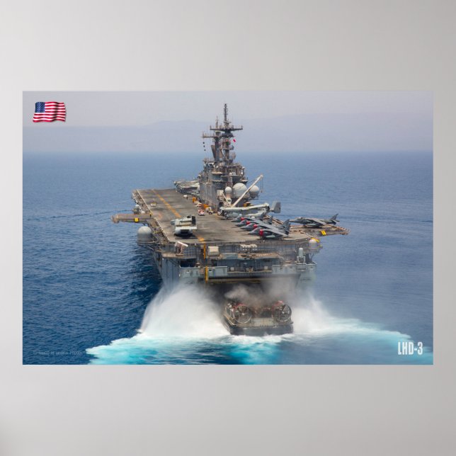 PÓSTER AMPHIBIOUS ASSAULT SHIP – LHD-3 (Frente)