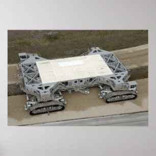 Póster An aerial view of the crawler-transporter