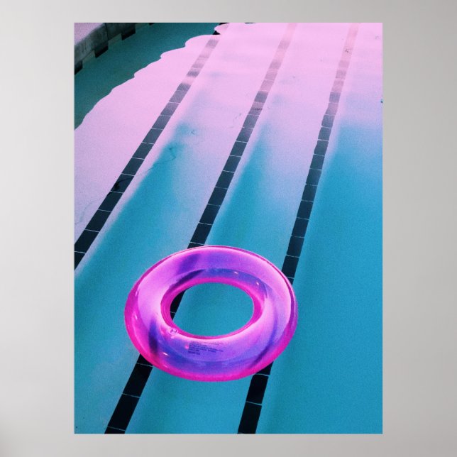 Póster Anillo inflable rosado en el pool (Frente)