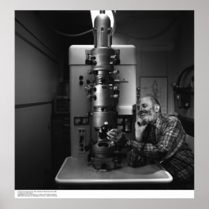 Póster Ansel Adams con el microscopio electrónico, abril