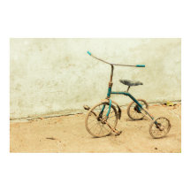 Antiguo Rusty Rickety Tricycle Retro