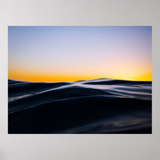 PÓSTER ARENA NEGRA BAJO EL CIELO NARANJA DURANTE EL SOL (Frente)