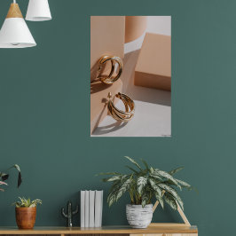 Póster Argollas de la Hora Dorada: Moda Minimalista y Esc