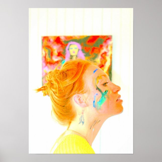 Póster Artista femenina posando (Frente)