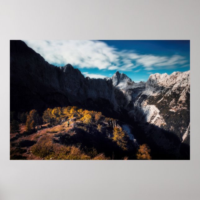 Póster Asombrado por las montañas (Frente)