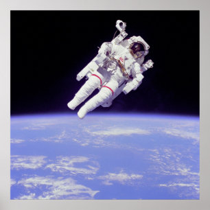 Póster Astronauta en el espacio con unidad de fabricación