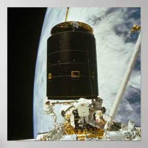 Póster Astronautas capturan y reparan INTELSAT VI (STS-49