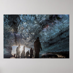 Póster Atardecer A La Gente En La Cueva De Hielo