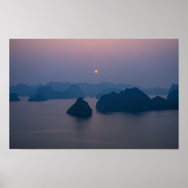 Póster Atardecer sobre Bahía Halong - Vietnam, Asia (Frente)