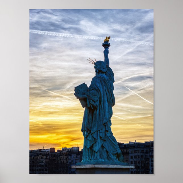 Póster Atardecer sobre réplica de la estatua de la Libert (Frente)