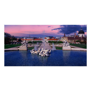 Póster Atardecer sobre una fuente en Viena