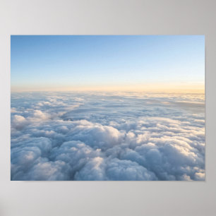 Póster atmosférico de amanecer sobre nubes