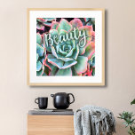 Póster Audaz Cactus Green Succulum Photo Beauty Script<br><div class="desc">Siempre he estado fascinado por la durabilidad y belleza del cactus, que prosperan en las condiciones más duras. Admire el esplendor del desierto con este impresionante poster de fotos de un cactus de punta rosa, verde menta y floreciente. ¡Hace un gran regalo edificante y inspirador! Usted puede personalizar fácilmente este...</div>