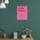 Póster Audaz tipografía color rosa rojo moderno bienvenid (Living Room 1)
