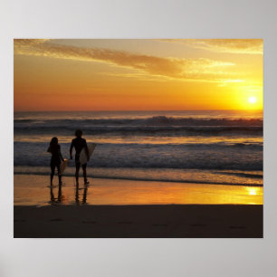 Póster Australia, Queensland, Costa de Oro, surfistas en