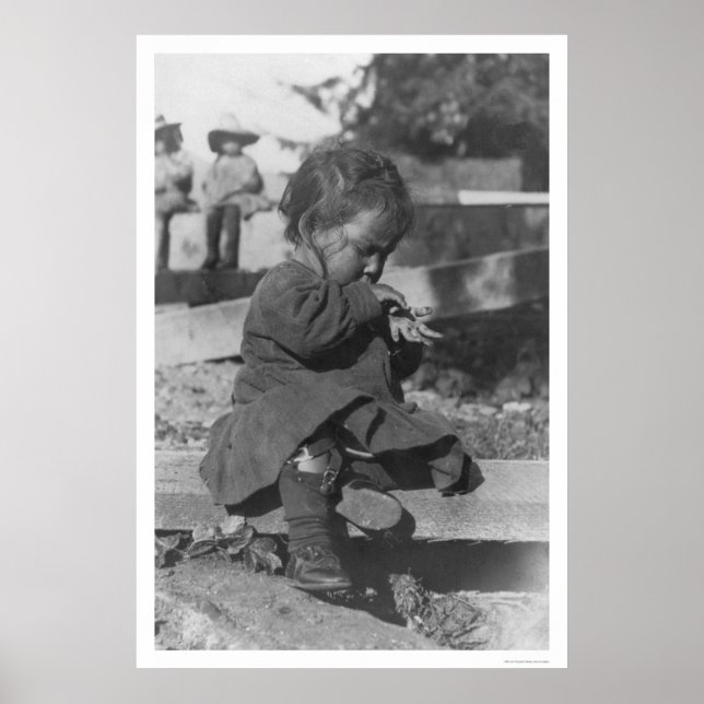 Póster Baby Playing in Nome 1906 (Frente)