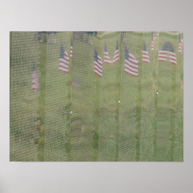 Póster Banderas reflejadas en la pared (Frente)