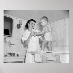 Póster Baño del bebé, 1937. Foto antigua