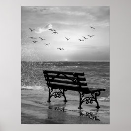 Póster Baño frente al mar con gaviotas al atardecer