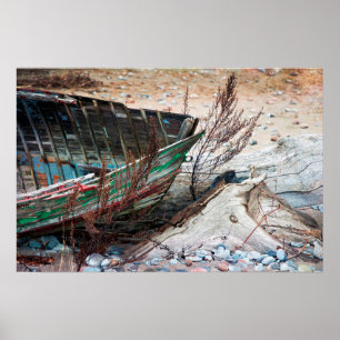 Póster Barco de madera pintado viejo abandonado en la