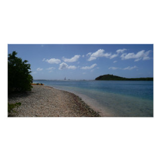 Póster Barco de vela a la distancia en Santo Tomás
