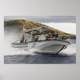 Póster Barco del guardacostas en patrulla