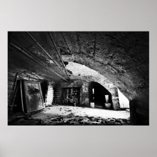 Póster Basamento abandonado