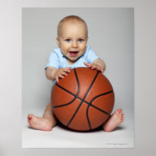 Póster Bebé (6-9 meses) que lleva a cabo baloncesto,