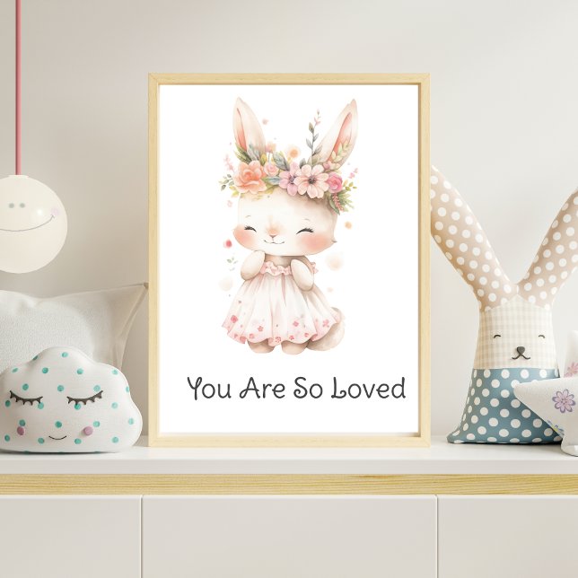 Póster Bebé Bunny Vestido Rosa Flores Bebé Niña Nursera (Baby Bunny Pink Dress Flowers on Head You are So Loved Nursery Wall Art Poster)