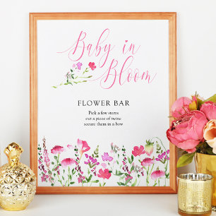 Póster Bebé en un Poster de bar de flores silvestres rosa