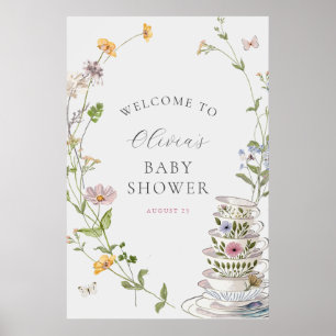 Póster Bebé está preparando té de flores silvestres en Ba
