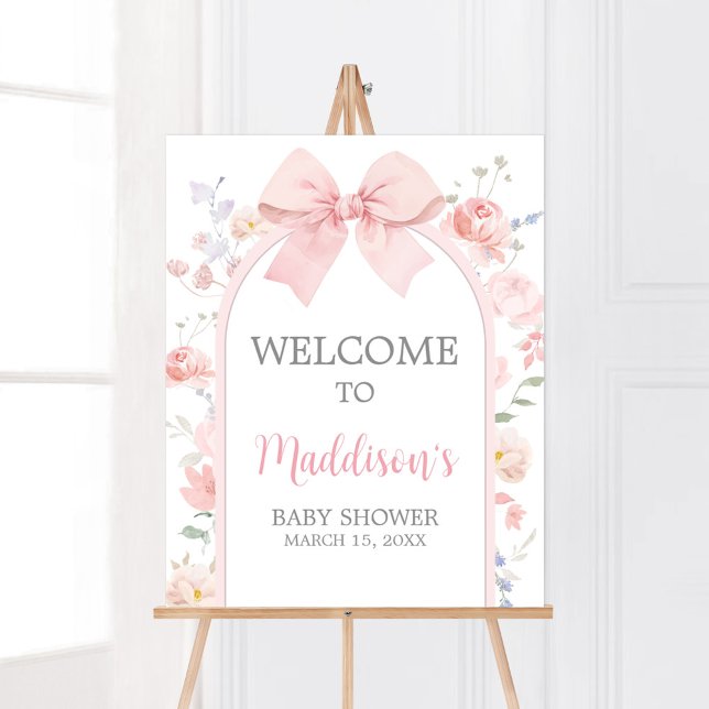 Póster Bebé rosa floral en signo de bienvenida en flor (Pink Bow Baby in Bloom Baby Shower Welcome Sign)