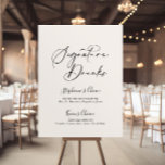 Póster Bebidas con firma de caligrafía elegante e idílica<br><div class="desc">Esta señal de bebidas con firma de caligrafía elegante e idílica es perfecta para una boda rústica. El diseño simple y elegante presenta tipografía de escritura clásica y elegante en negro y blanco. Personalice la señal con los nombres de la novia y el novio y su elección de bebida favorita....</div>