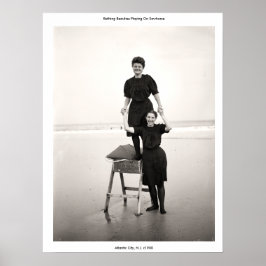 Póster Bellezas de baño de época que juegan a sawhorse