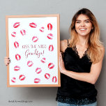 Póster Besa El Juego De La Bachillerato De Miss Adiós, Ke<br><div class="desc">Disfrute de la alegría de las celebraciones pre-bodas con nuestro juego de soltera "Besa a la señorita Adiós" Keepsake Poster, una deliciosa adición a cualquier ducha de novia o fiesta de soltera. Esta divertida y divertida actividad invita a los huéspedes a dejar su marca con besos de lápiz labial, creando...</div>