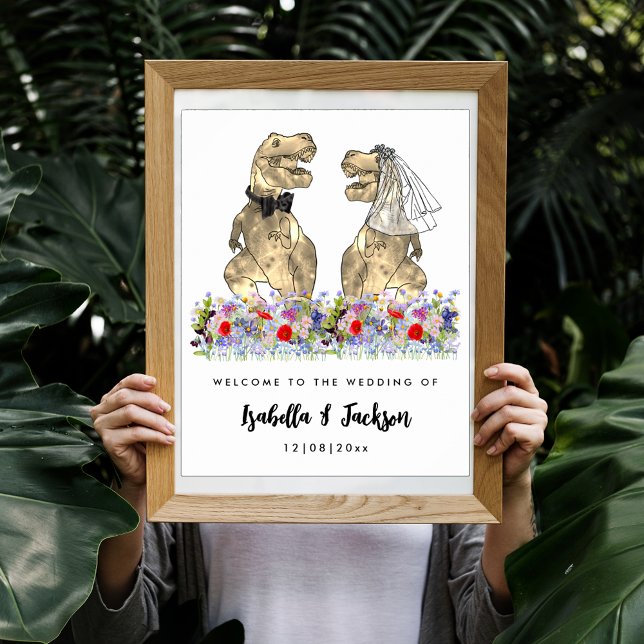 Póster Bienvenida a Boda de Flor Silvestre (Dinosaur themed wedding fun T-Rex bride and groom in wildflower meadow custom wedding welcome poster)