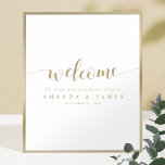 Póster Bienvenida a la fiesta de compromiso blanco de oro<br><div class="desc">Le hemos dado a esta sencilla y animada plantilla de poster de bienvenida de la fiesta de compromiso un toque de dolor de cabeza con "Bienvenida" en una fuente moderna. Nos encanta el estilizado y alargado florecimiento en ambos extremos de la palabra. Este y el otro texto es un elegante...</div>