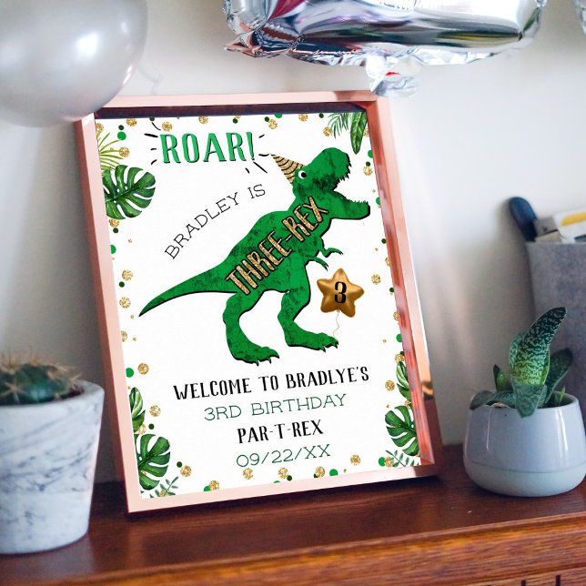 Póster Bienvenida de 3 cumpleaños de dinosaurios triples (Subido por el creador)