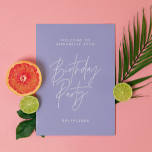 Póster Bienvenida de cumpleaños color lila púrpura en dec