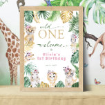 Póster Bienvenida de primer cumpleaños a un animal salvaj<br><div class="desc">Poster de bienvenida de primer cumpleaños con la temática "Wild One",  oro y jungla verde,  con diseño de hojas tropicales y animales salvajes con motivos dorados y hojas verdes en la parte posterior.</div>