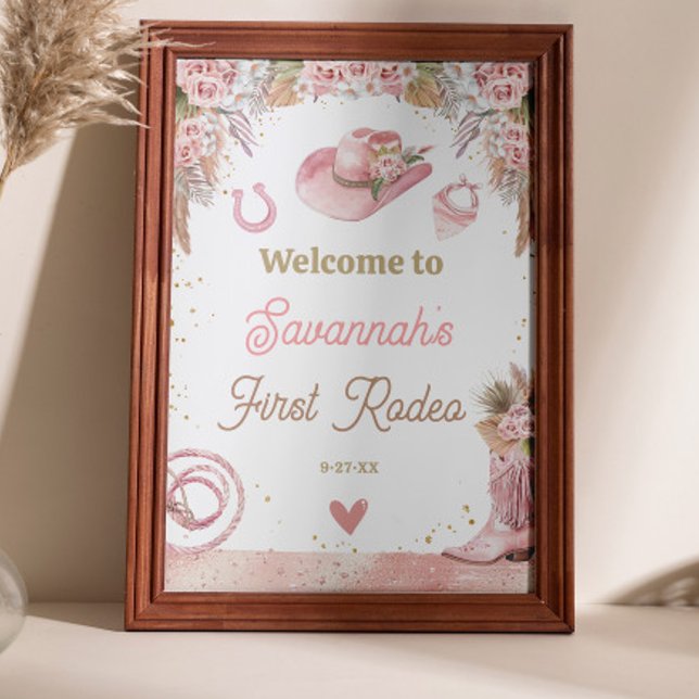 Póster Bienvenidos al Primer Rodeo del Boho Rosado Primer (Pink Boho First Rodeo 1st Birthday 24x36 Welcome Poster)